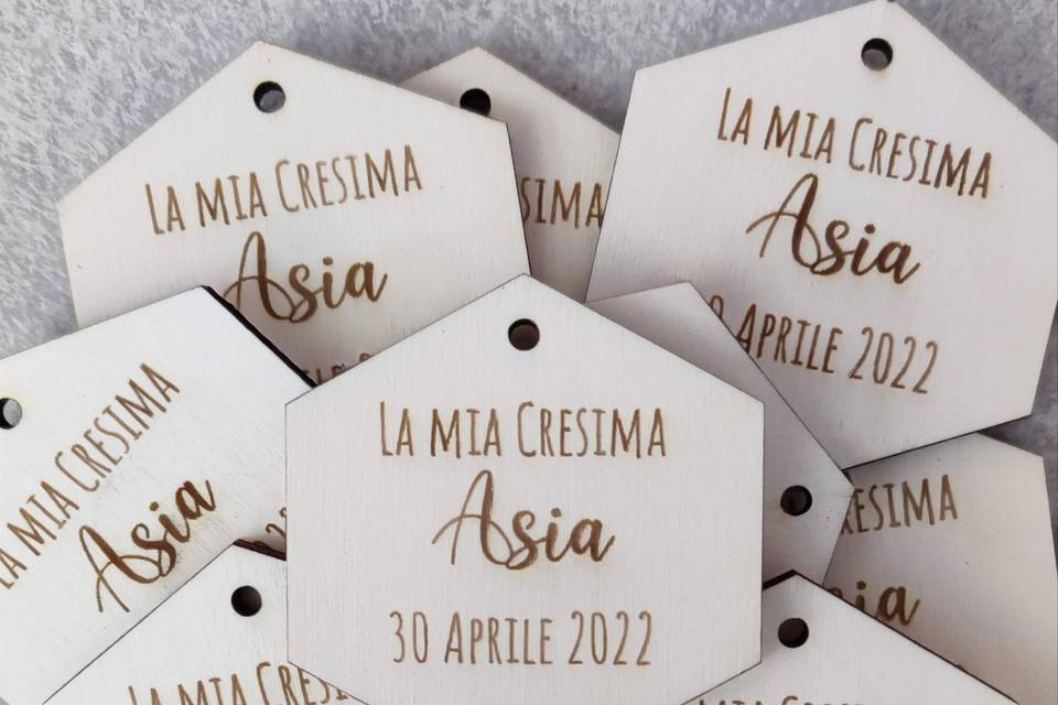 Tag personalizzato in legno