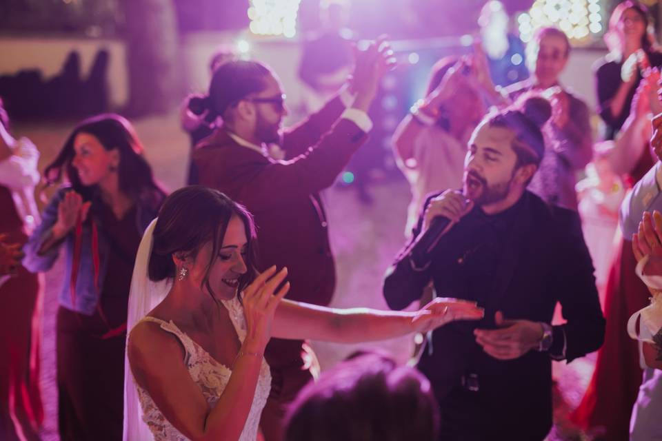 Dance cantata live