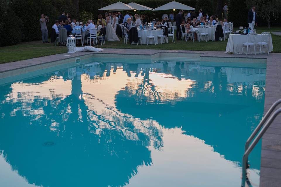 Cena bordo piscina