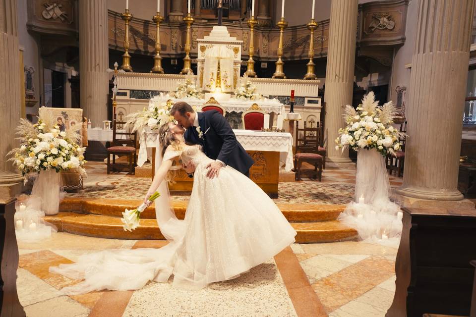 Bacio chiesa