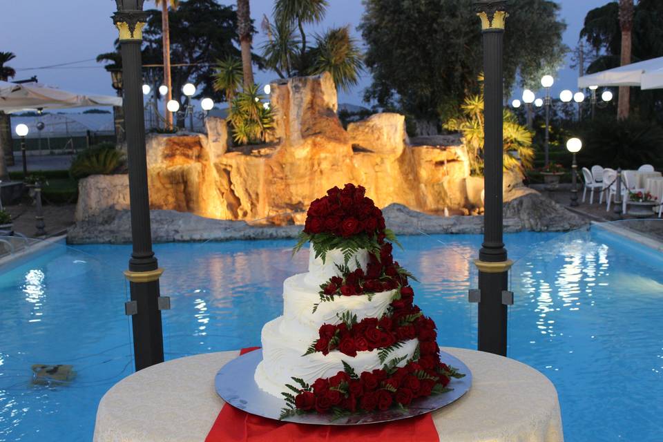 Wedding Cake Red