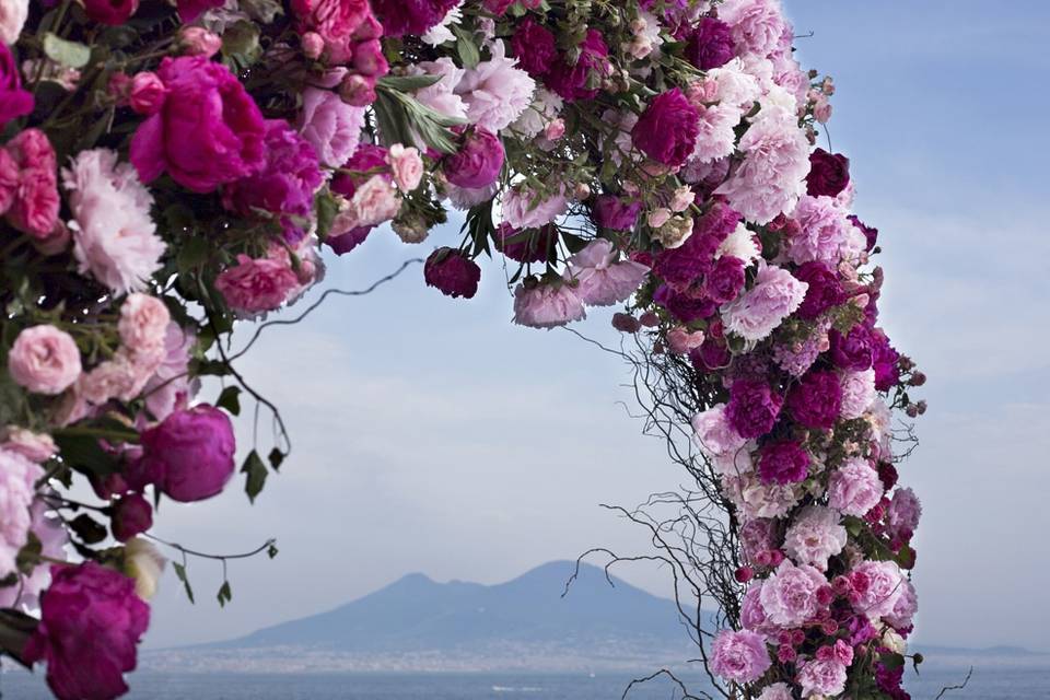 Arco fiori e tulle