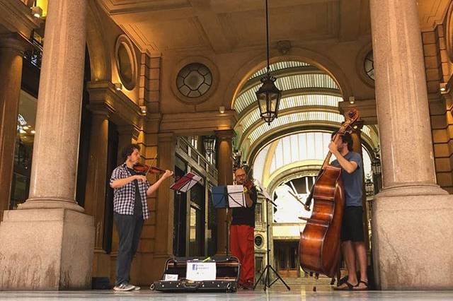 Trio in Galleria