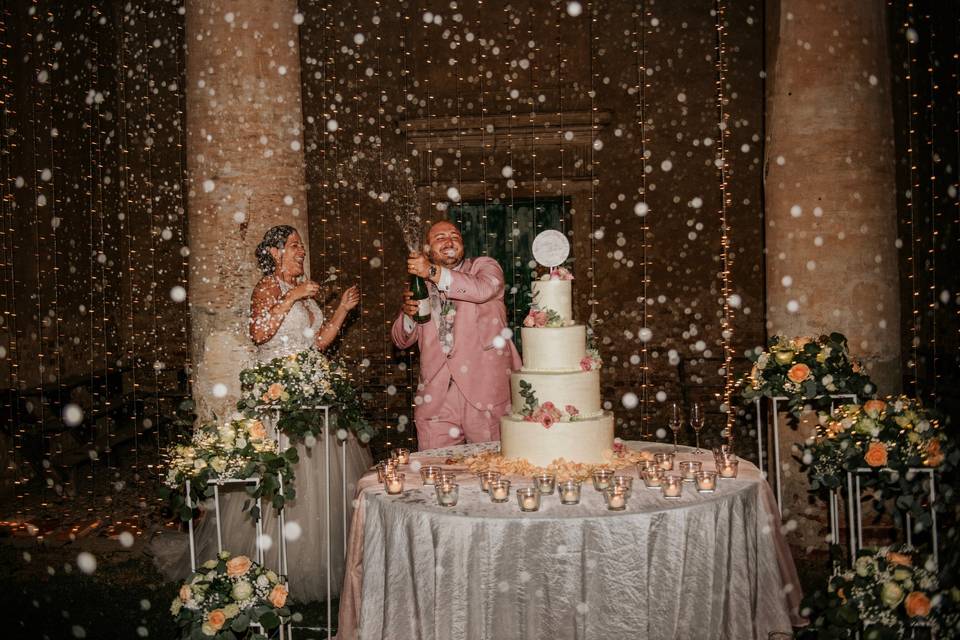 Taglio della torta Esplosivo!!