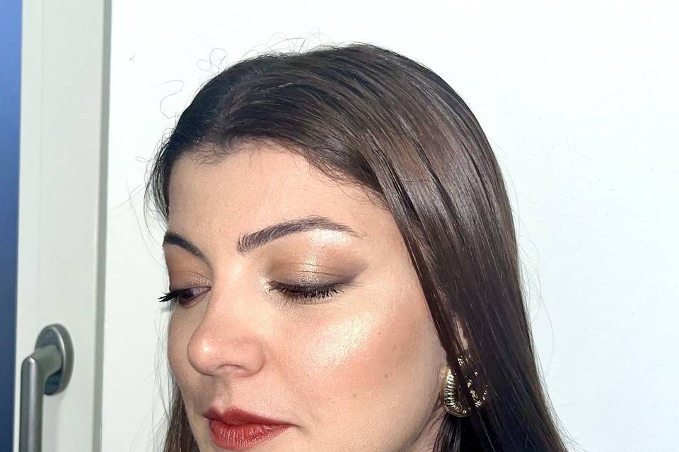 Glam make-up