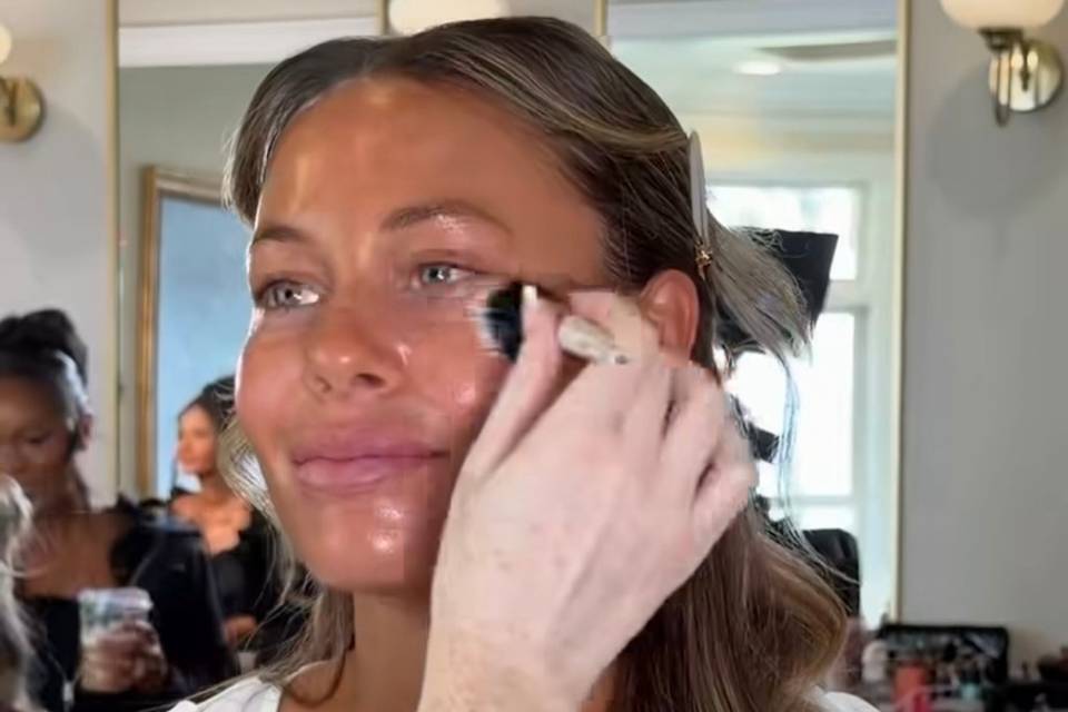 SprayTan=base make-up
