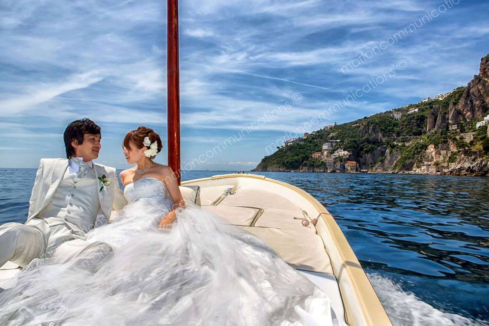 Wedding photo amalfi boat