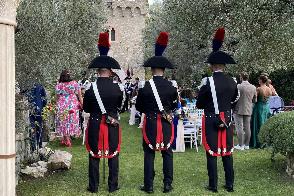 Carabinieri al castello