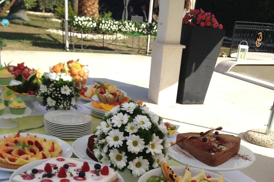 Buffet di frutta e dolci