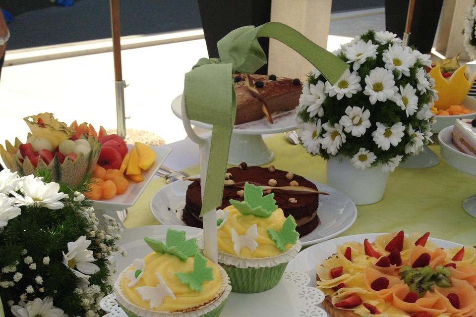 Buffet di frutta e dolci