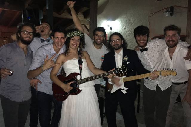 Foto di rito con gli sposi