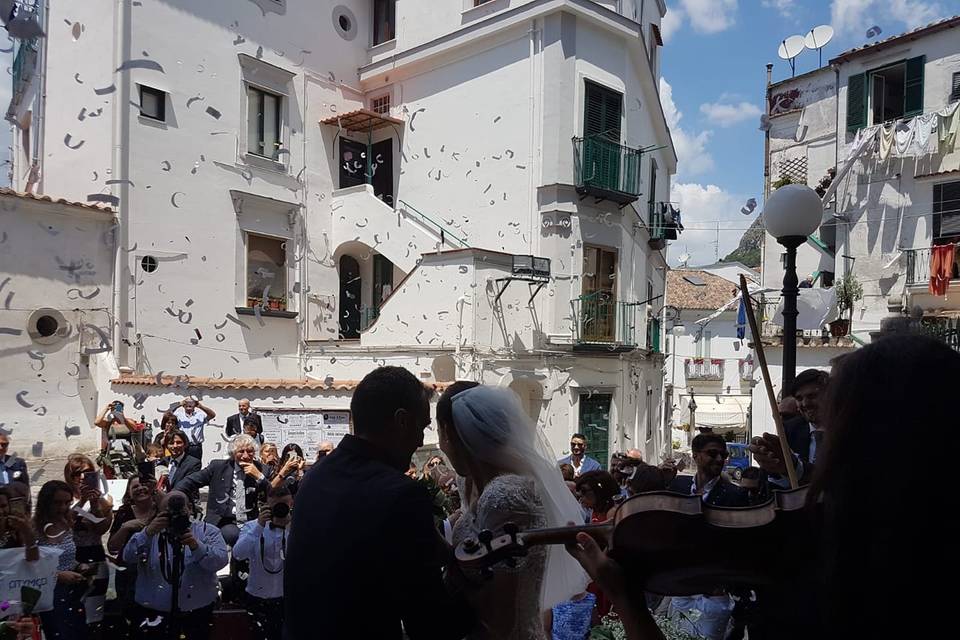 Violino fuori la Chiesa