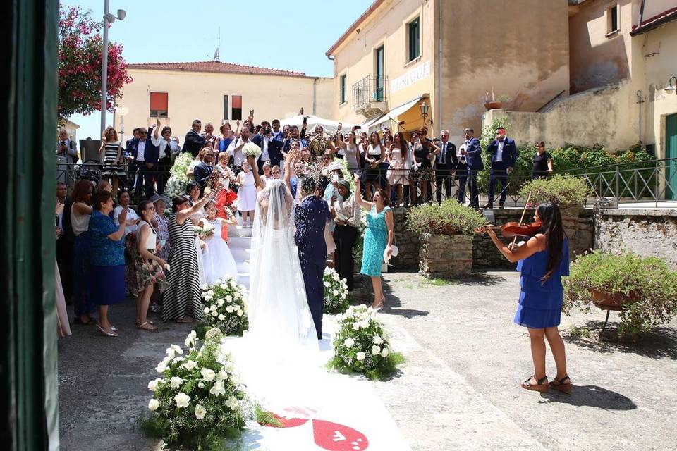 Violino fuori la chiesa