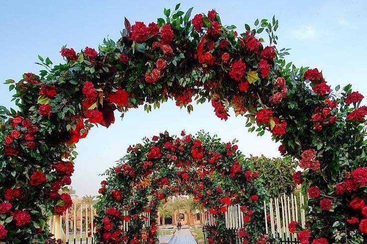 Archi di rose rosse