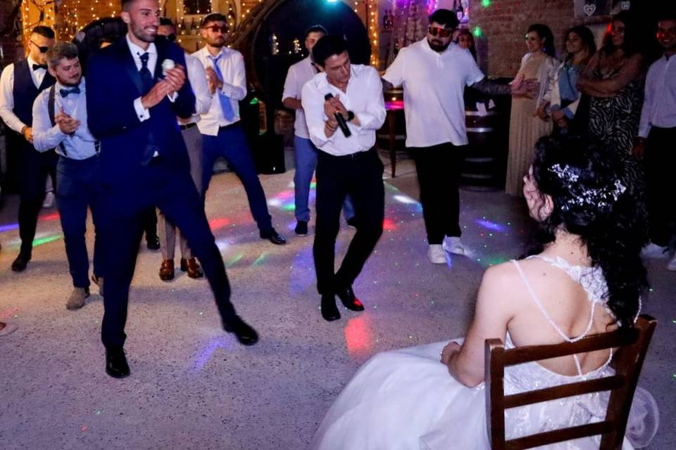 Sposo balla per la Sposa