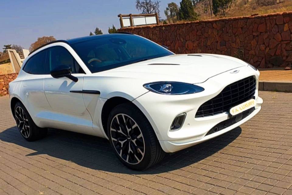 Aston Martin DBX