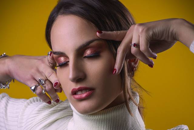 Pink make up