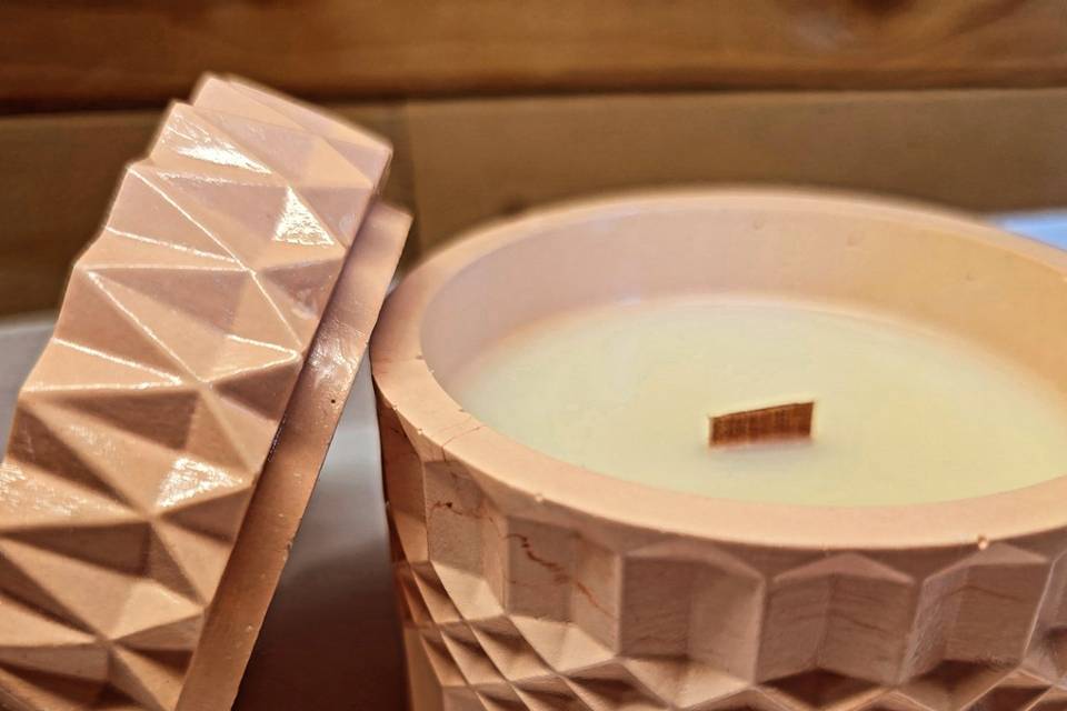 Candela in vaso con coperchio