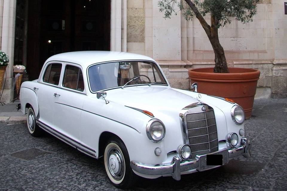 Mercedes ponton 220 anni '50