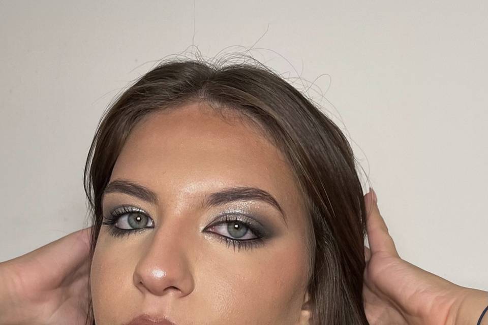 Silver Smokey Eyes