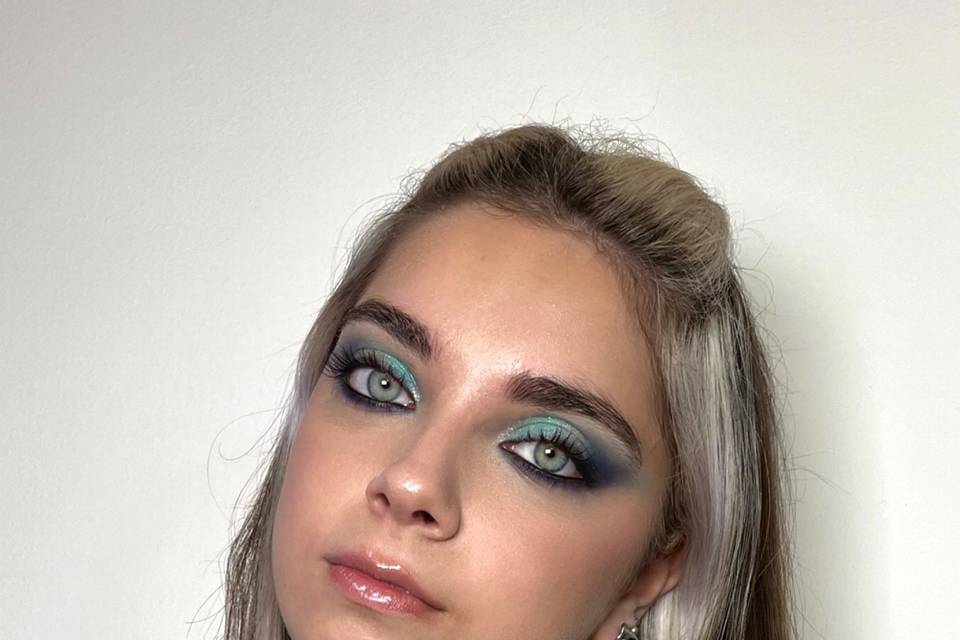 Blue Make up