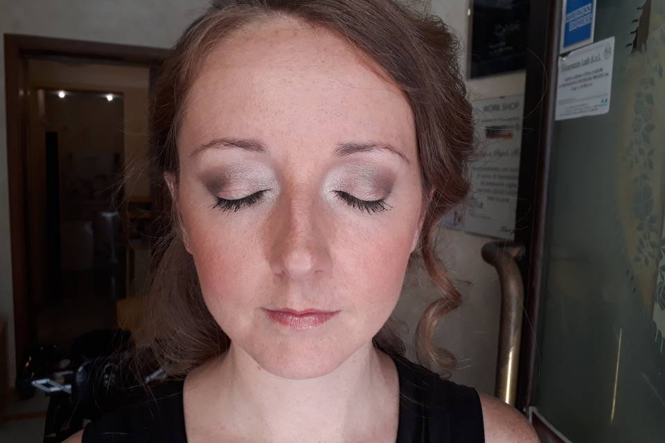 Make up soft look