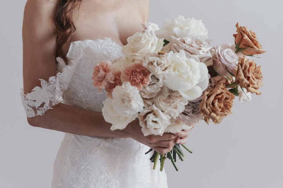 Sposa con bouquet