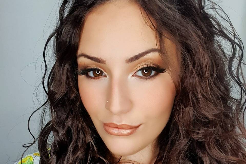 Bronze makeup