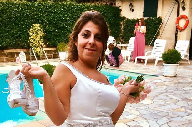Sposa diverte