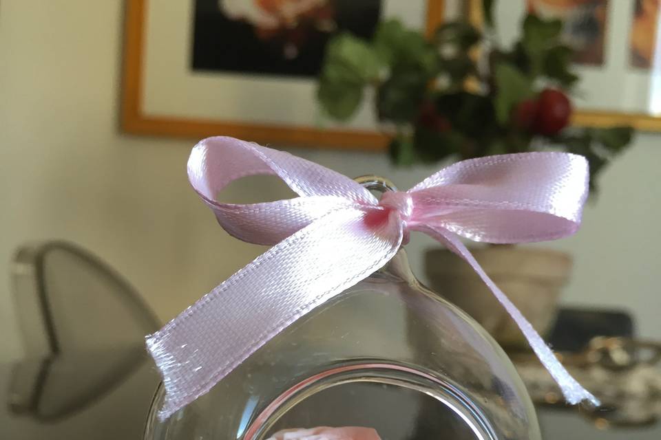 Preparazione bomboniere