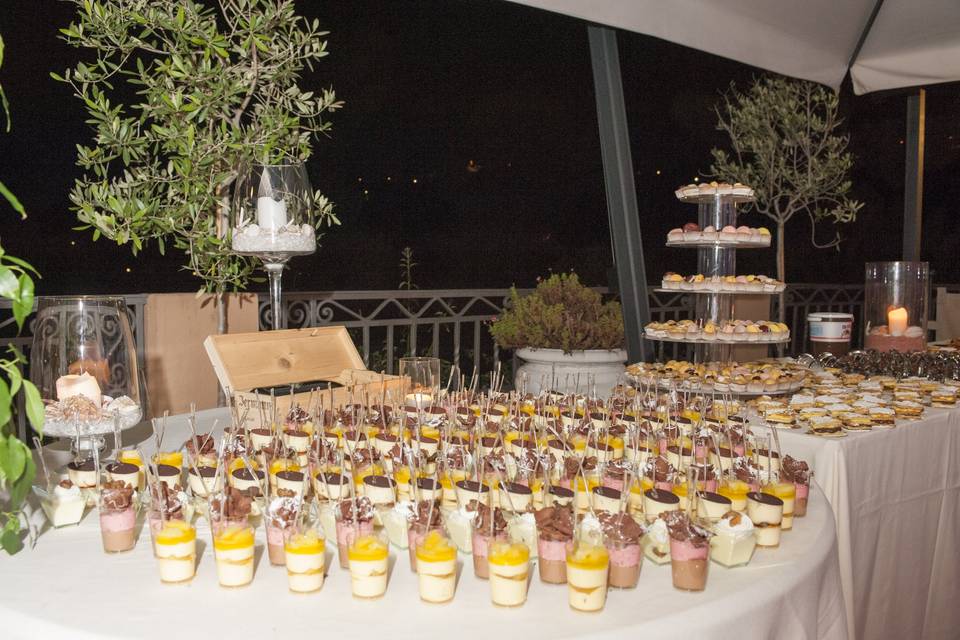 Invitante buffet di dolci