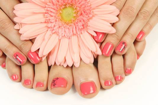 Manicure/pedicure