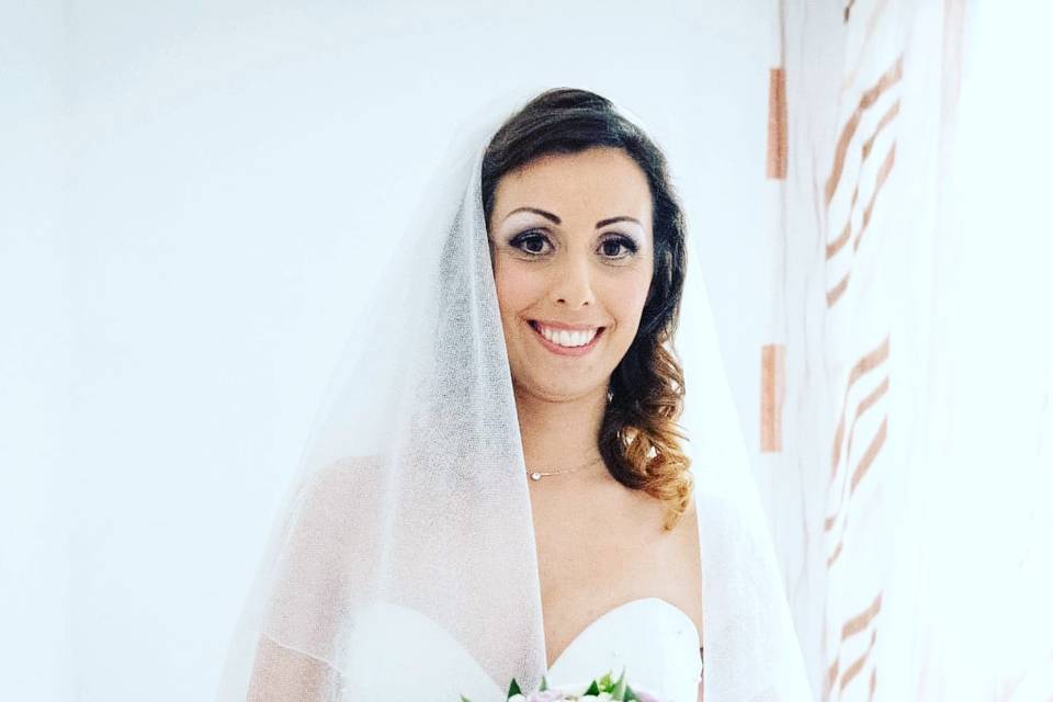 Luana di Gennaro - Make-up & Bridal Stylist