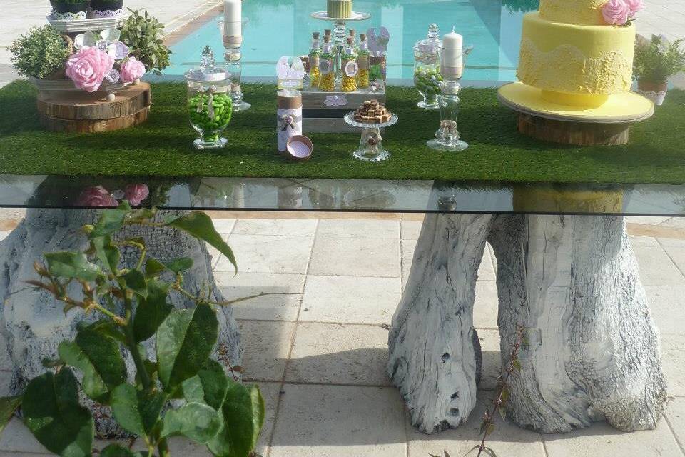 Fresh shabby chic sweet table