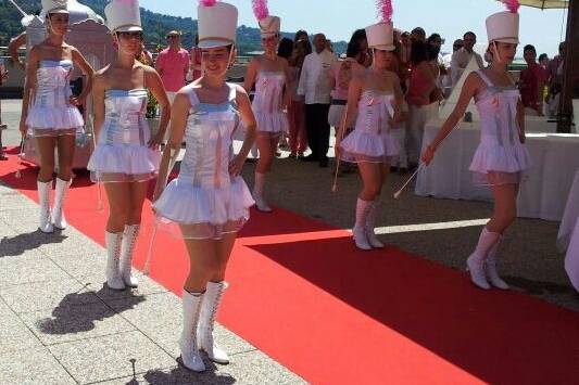 Le Wedding Majorettes sfilano