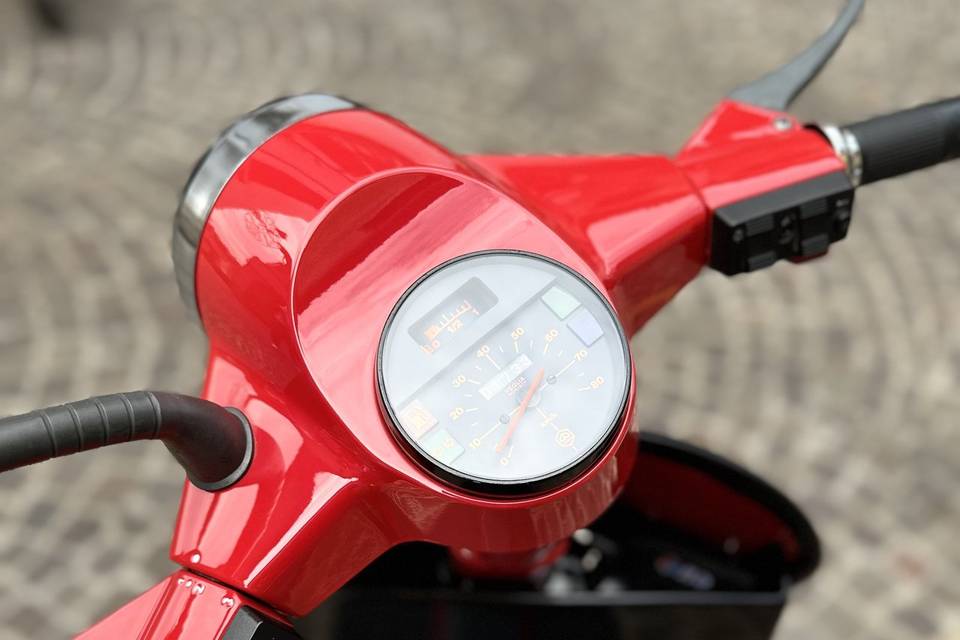 Vespa 50 pkn rossa