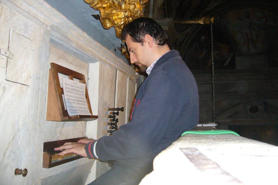 Wedding organist