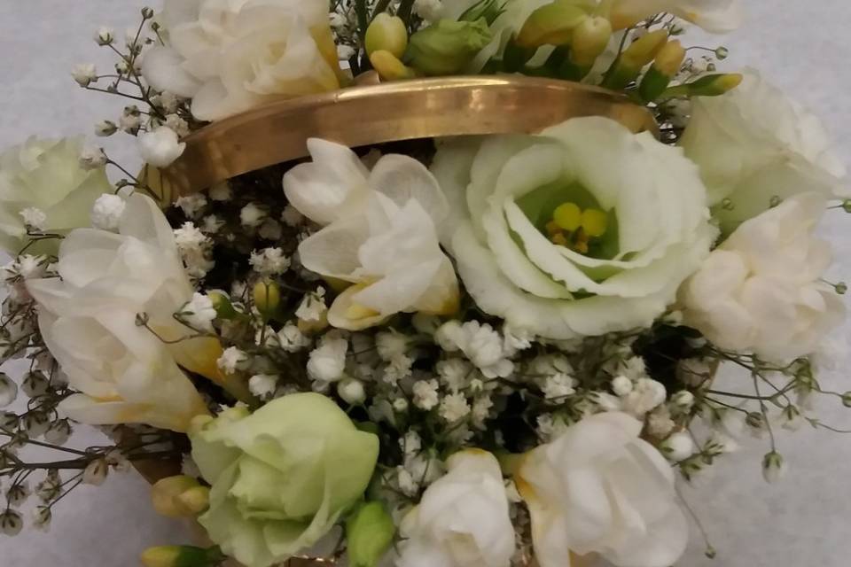 Bouquet con Lisianthus e rose