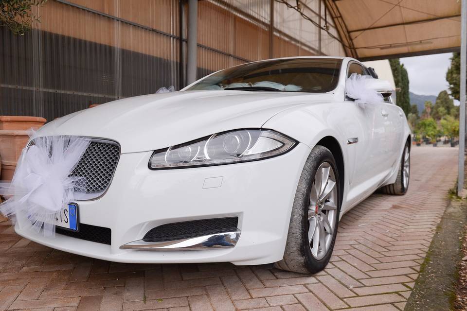 Jaguar XF.