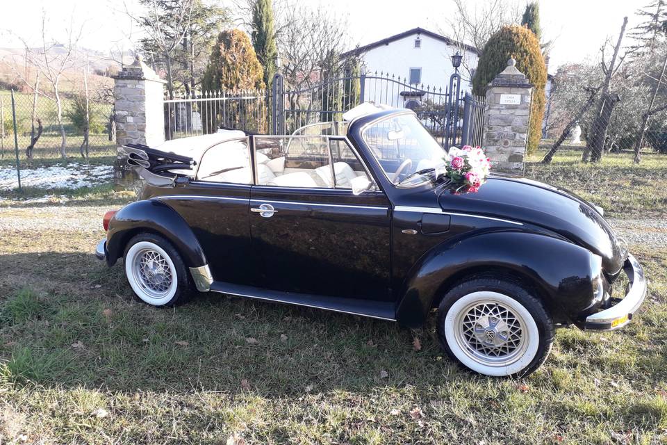 Maggiolino cabrio nero