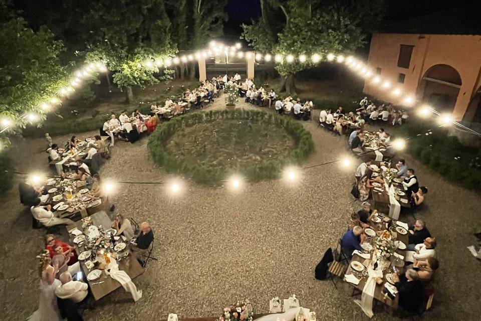 Cena nel giardino all’italiana