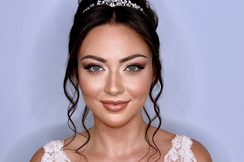 Bridal luxury make-up