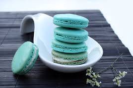 Macarons love