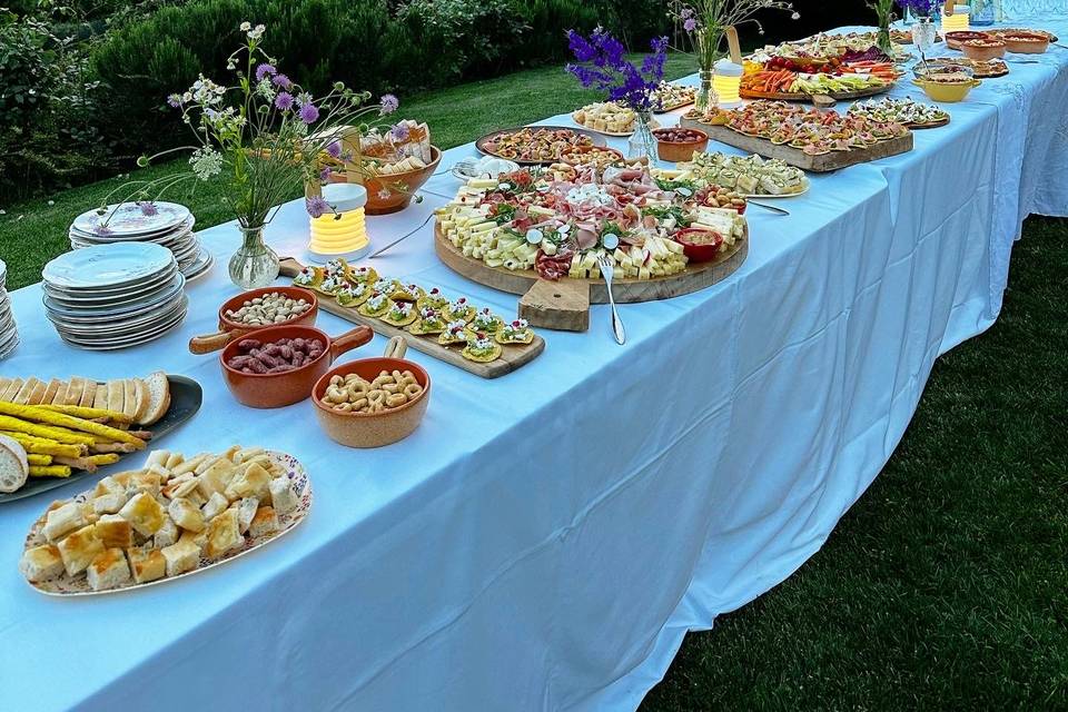 Aperitivo a buffet all'aperto