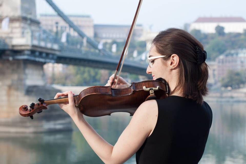 Violinista Rita e il suo gruppo