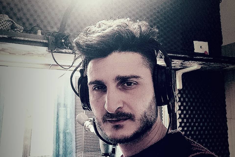 In radio come speaker