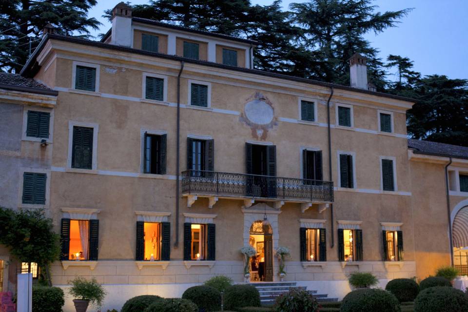 Villa Vanzetti by night