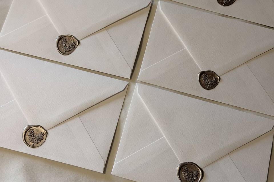 Invito embossing