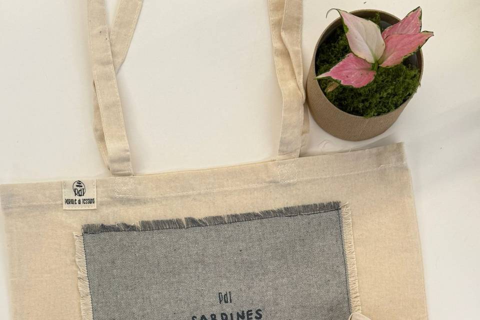 Tote bag