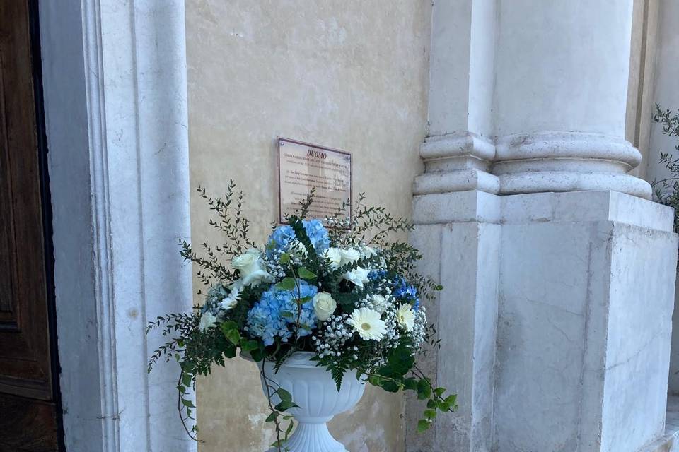 Composizione in coppa bianca